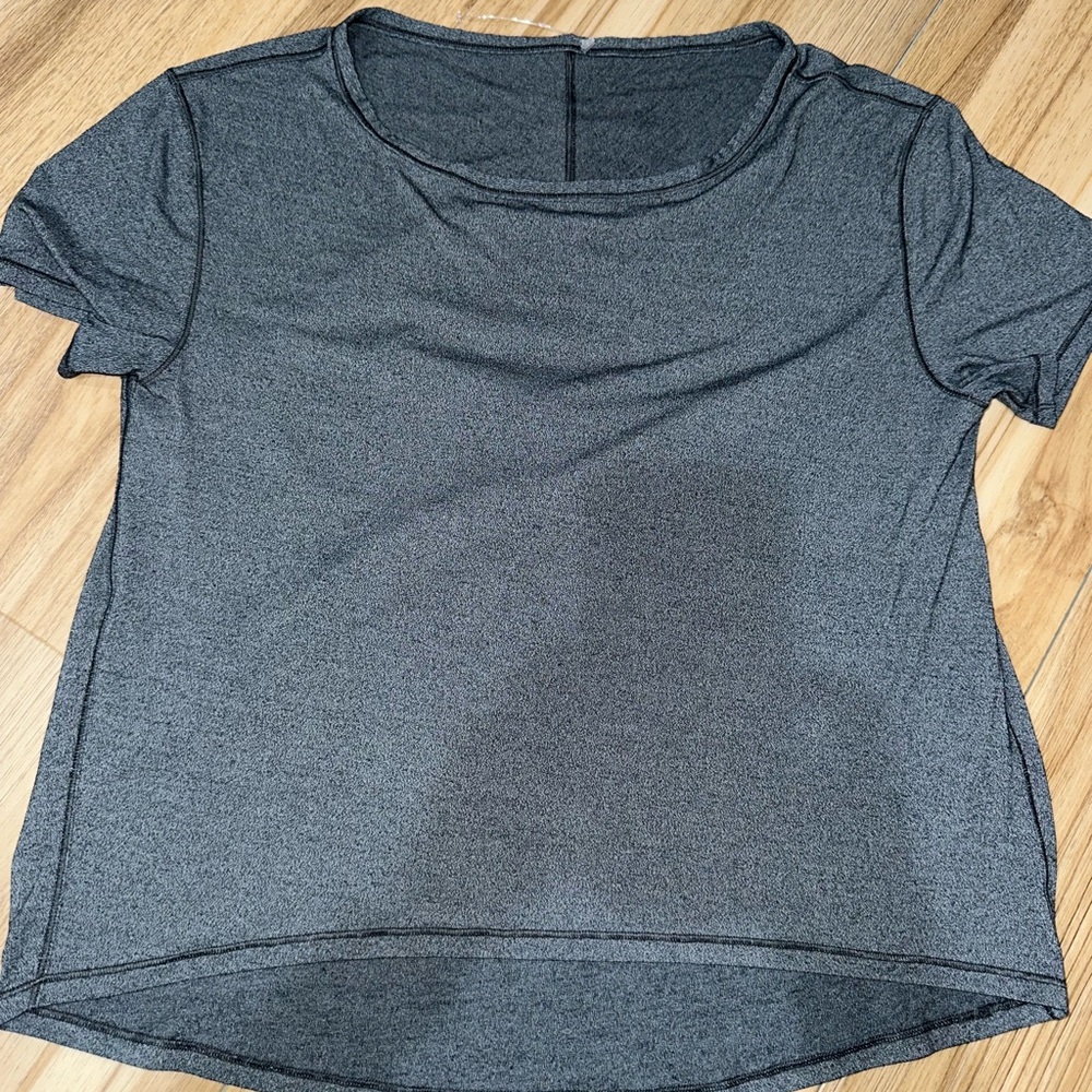 Lululemon Gray Short Sleeve Athletic Workout Top Women’s